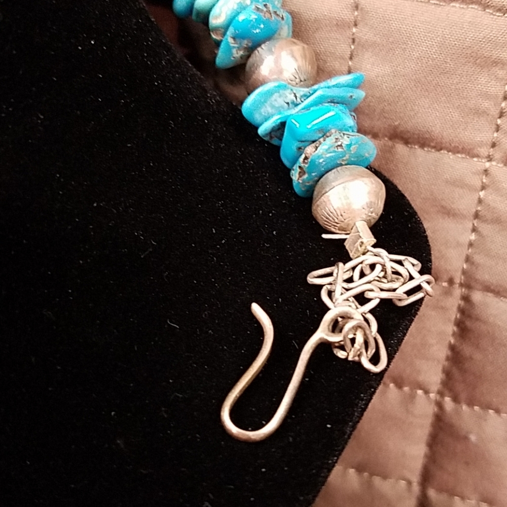 Native Turquoise Necklace - Picture 4 of 5